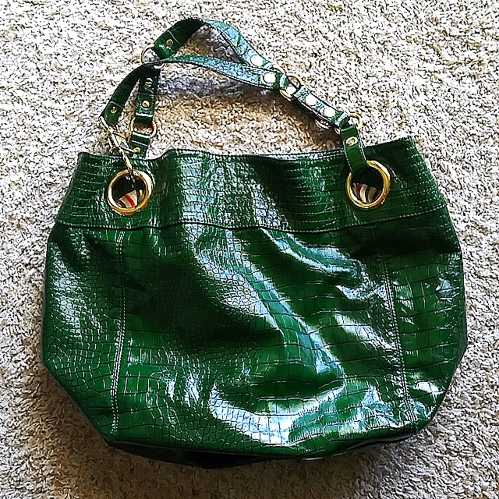 Shiny green large purse by Steven Madden